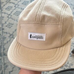 Oatmeal fleece Cotopaxi hat. Worn a few times, good condition.